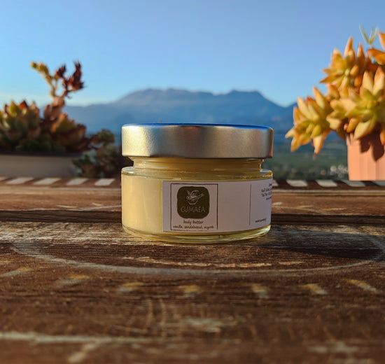 Natürliche Körperbutter mit Vanille, Myrrhe und Sandelholz
