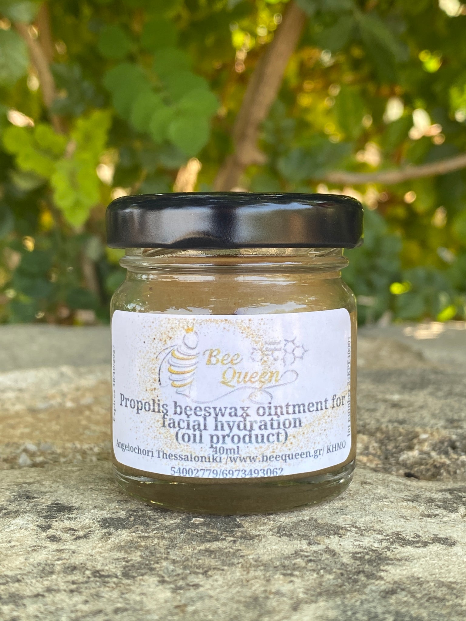 "Feuchtigkeitsspendende" Creme aus natürlichem Bienenwachs und Propolis