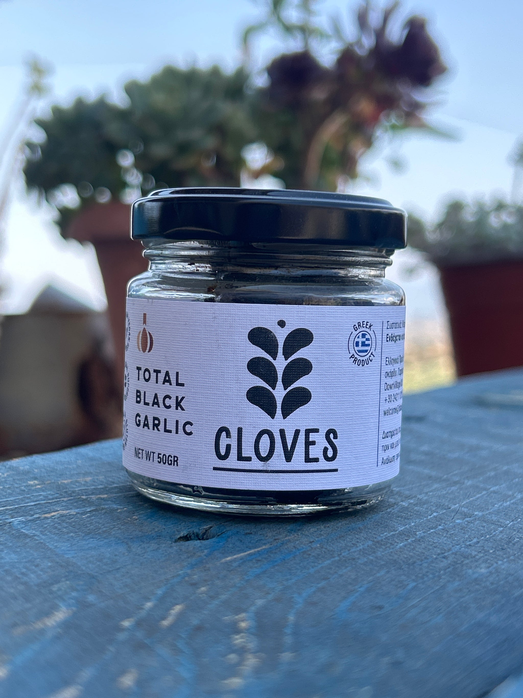 <transcy>Gousses d' ail noir épluchées</transcy>